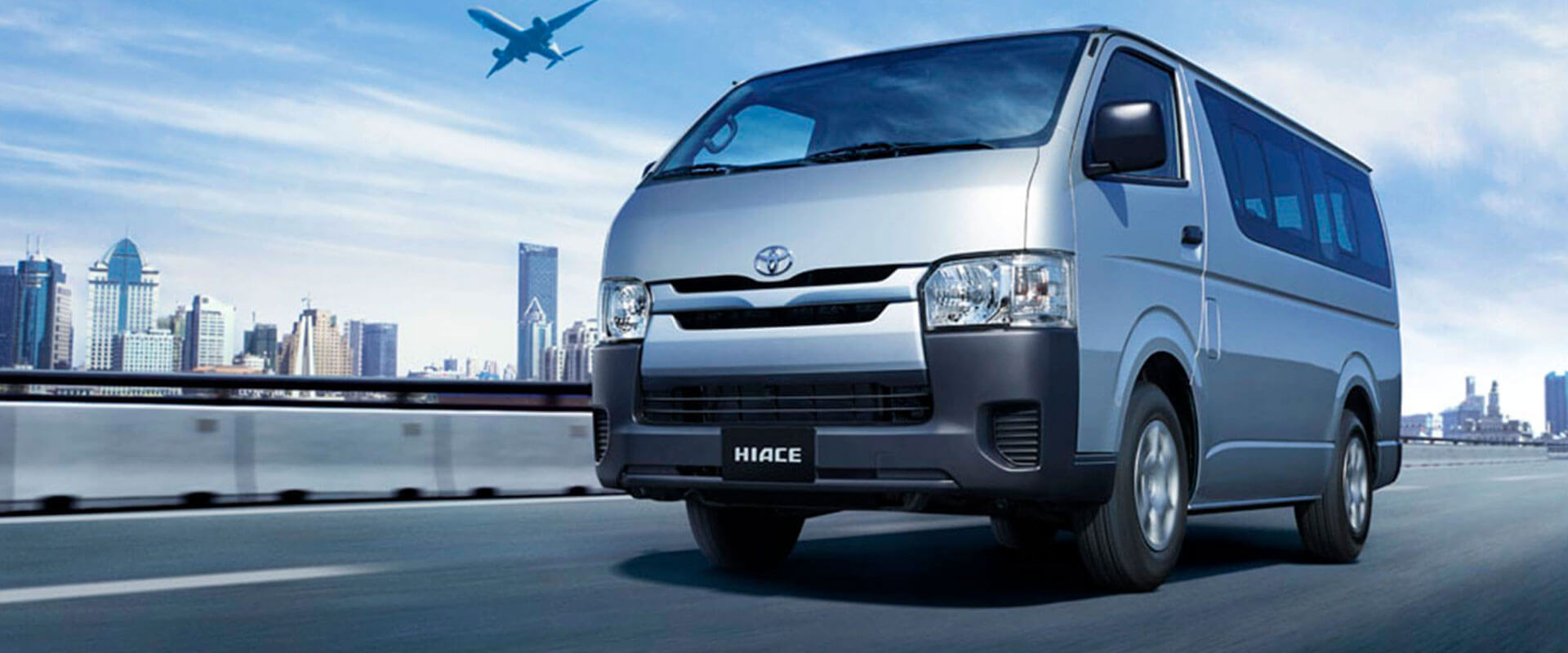 Conoce las cualidades y características de Toyota Hiace Microbus Toyota