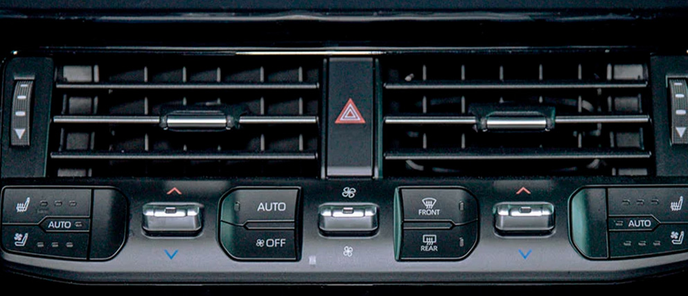 Toyota Land Cruiser 300 Aire acondicionado automático, climatizado y con control de 4 zonas