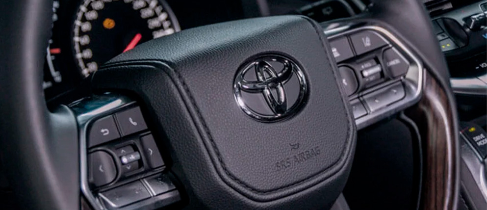 Toyota Land Cruiser 300 Controles de audio, teléfono y multi-información en volante